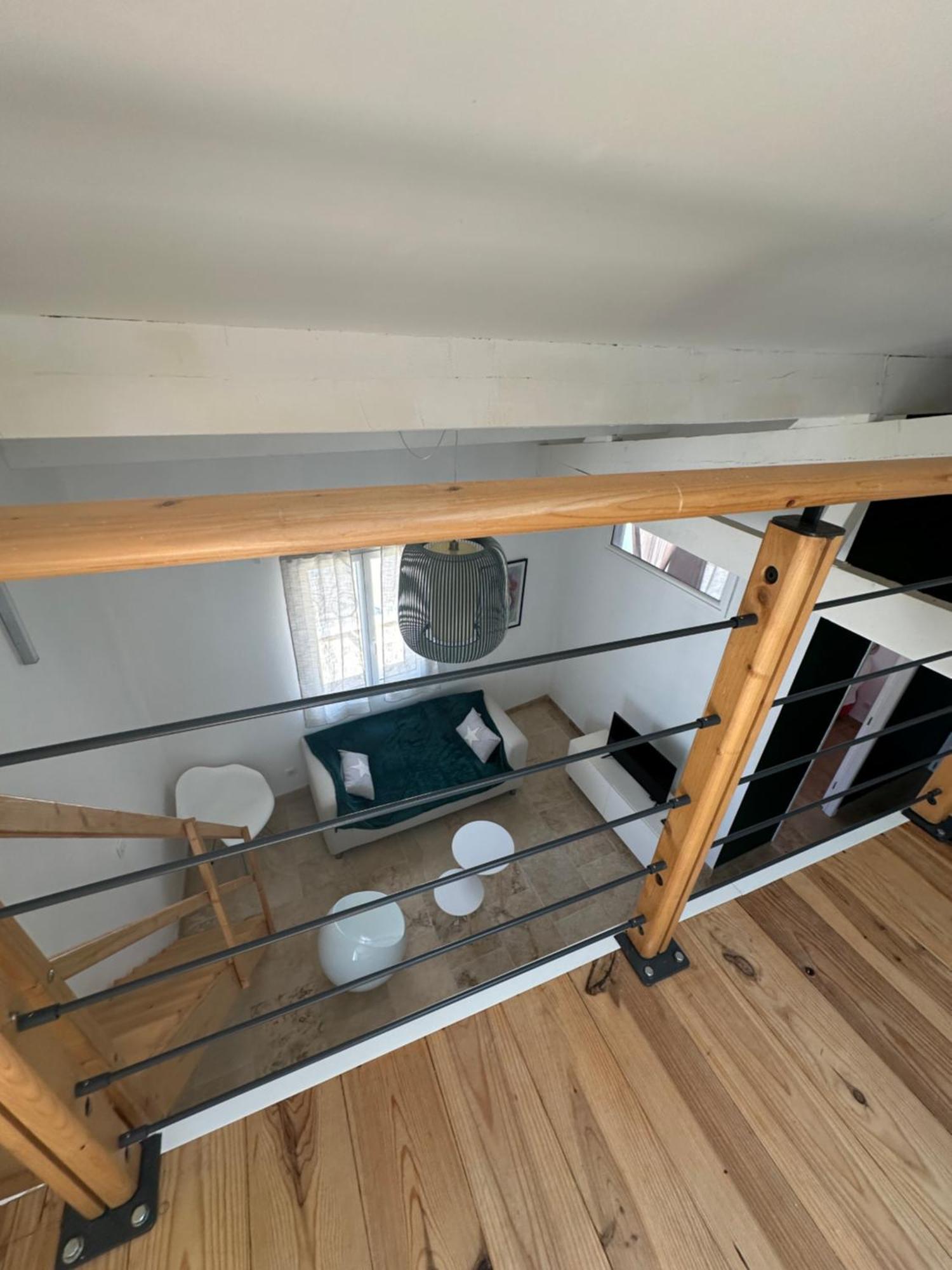 Appartement Avec Vue Sur L Eglise Des Saintes Ngoại thất bức ảnh