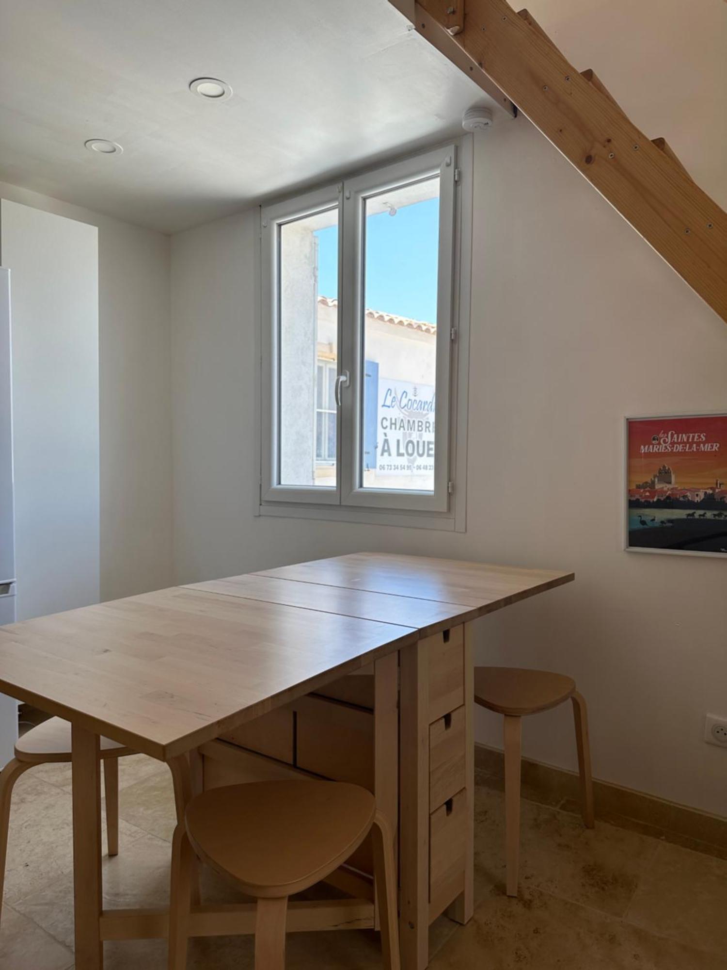 Appartement Avec Vue Sur L Eglise Des Saintes Ngoại thất bức ảnh